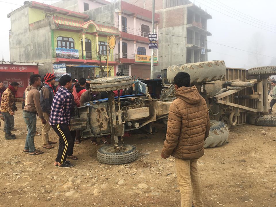 ट्रकले ट्याक्टरलाई ठक्कर दिँदा एकको मृत्यु