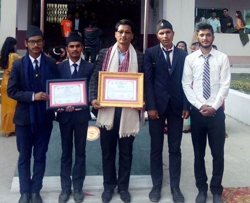 जन नमूनाका प्रअ श्रेष्ठ सम्मानित