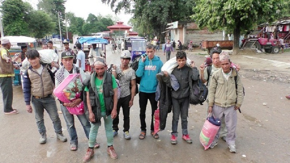 भारतमा कोरोना संक्रमण बढ्न थालेपछि नेपाली त्रसित