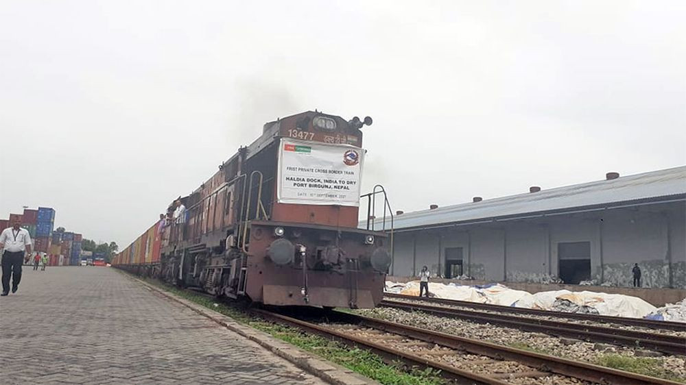 भारतसँग रेलवे सम्झौताको १७ वर्षपछि पहिलोपटक नेपाल आयो निजी कार्गो रेल