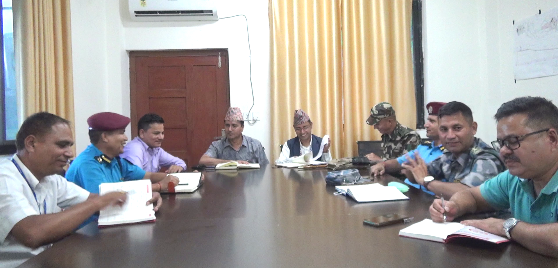 अन्तर जिल्ला सुरक्षा समन्वय बैठक : निर्वाचन लक्षित सुरक्षा रणनीति बनाउन जुटे सुर्खेत–बर्दियाका प्रजिअ
